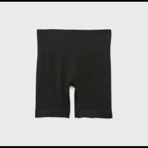 NWT Women’s Ribbed seamless lounge biker short